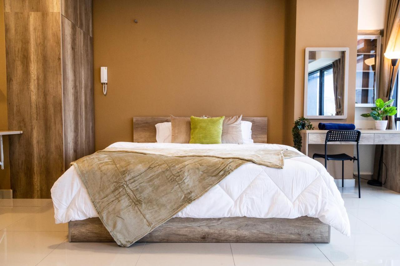 Studio Units At Pacific Tower Near Jaya One By Comfyasia เปอตาลิงจายา ภายนอก รูปภาพ